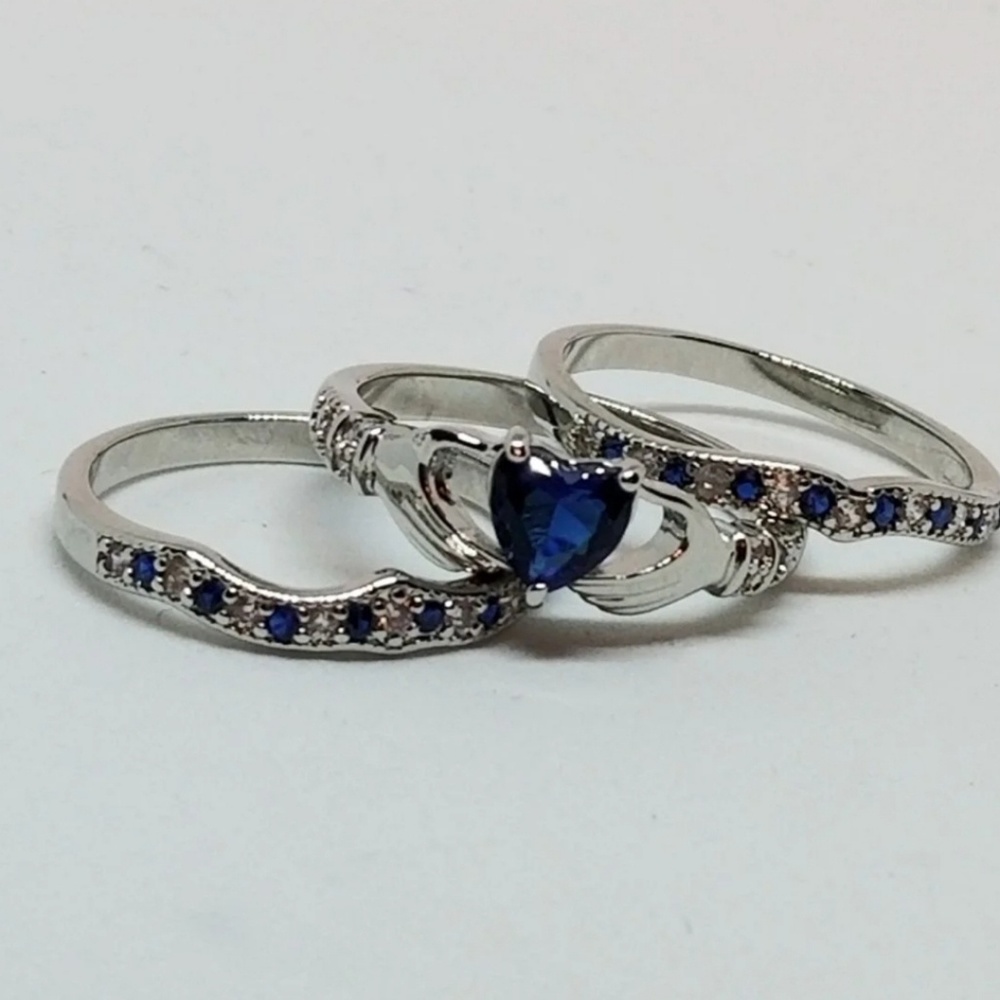 New womens 3 pc ring set size 9